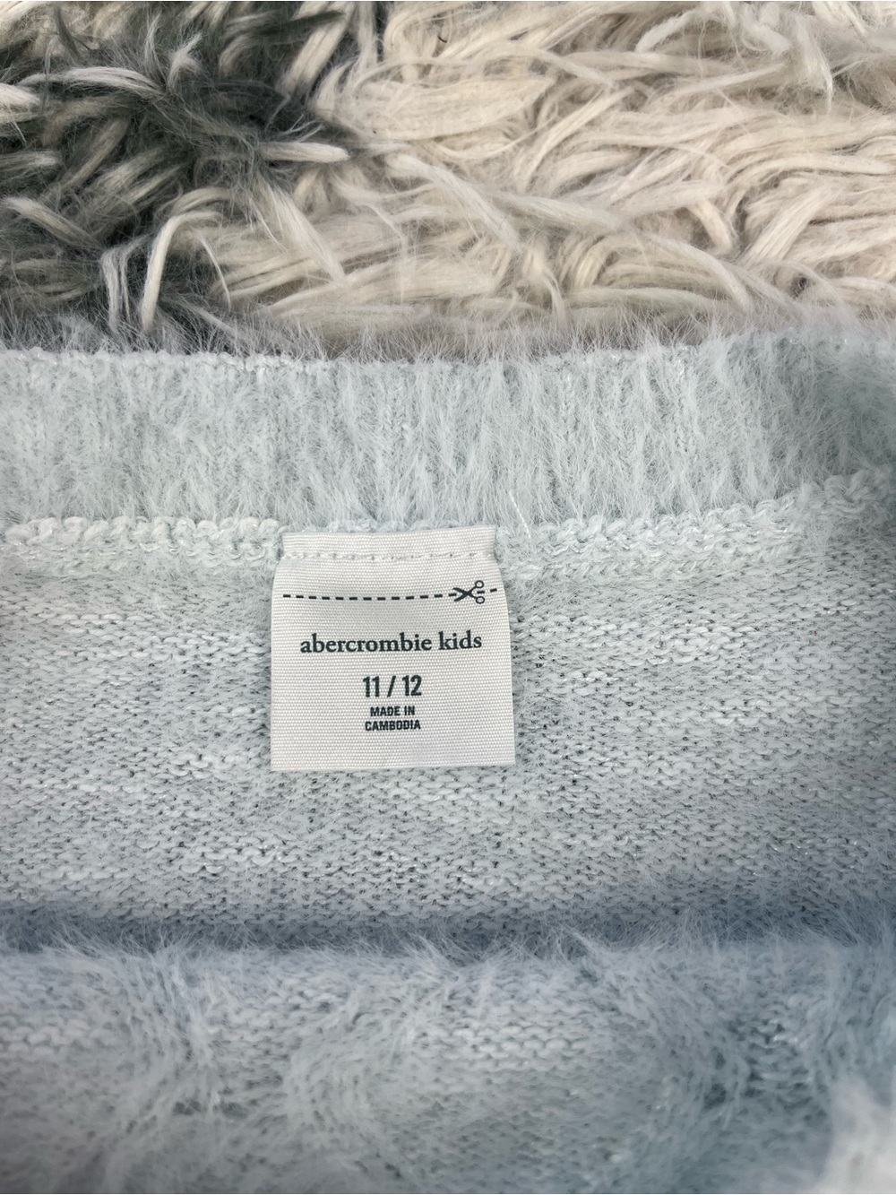 Abercrombie Kids Girls Light Blue Fluffy Long Sleeve Sweatshirt Size 11/12 - Picture 3 of 11